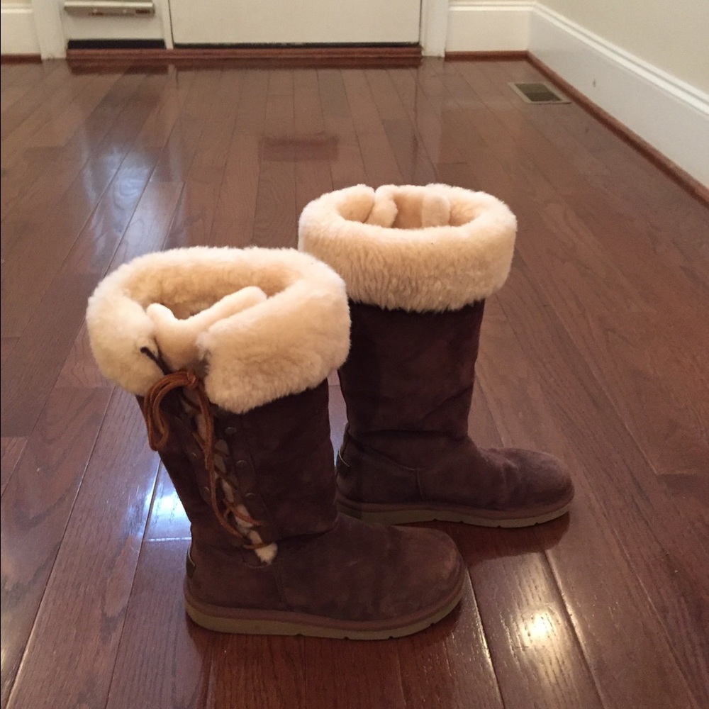 ON SALE!! - UGG Brown Lace up Boots.